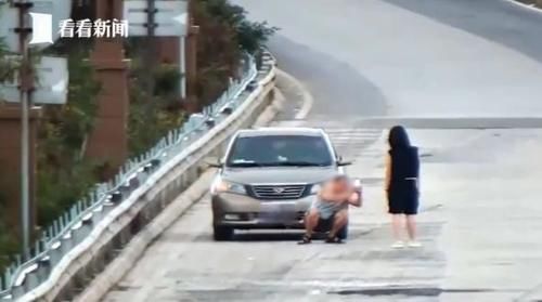  pose|拿生命开玩笑？高速上违停一车辆，一对男女竟下车摆pose拍照