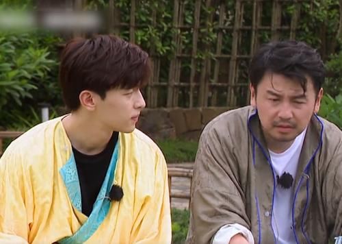 烽火台|这届嘉宾有多蠢?导演给道具都不会用,给身份却全程当傻子!