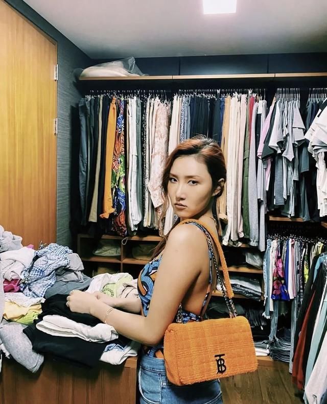 换装|唱出换装神曲《Maria》的华莎，穿衣到底有多百变？