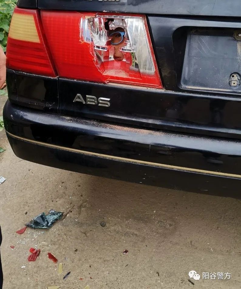  后备箱|儿童捉迷藏躲进后备箱 阳谷民警心急火燎救助