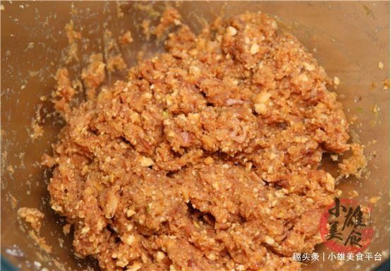  正确|炸丸子有人放淀粉，有人放面粉，都错了！教你正确的做法，太香了