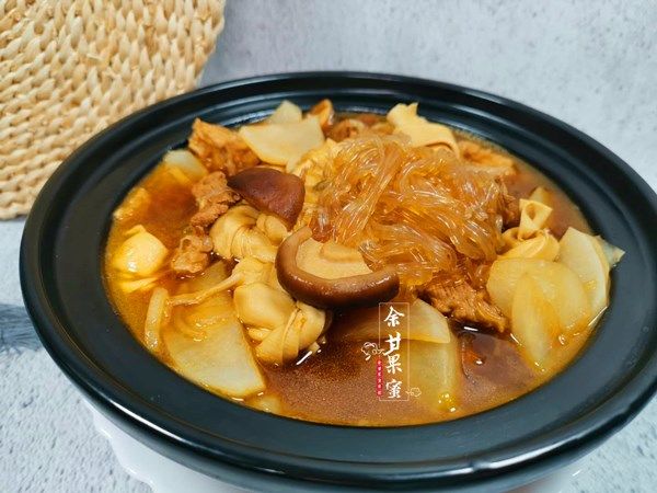 下饭|秋凉后，家人就爱这道菜，荤素搭配好丰富，咸鲜下饭，满嘴香