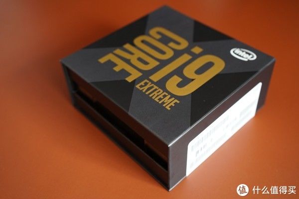 I9|我装了一台因特尔地表最强的I9桌面CPU——10980XE开箱