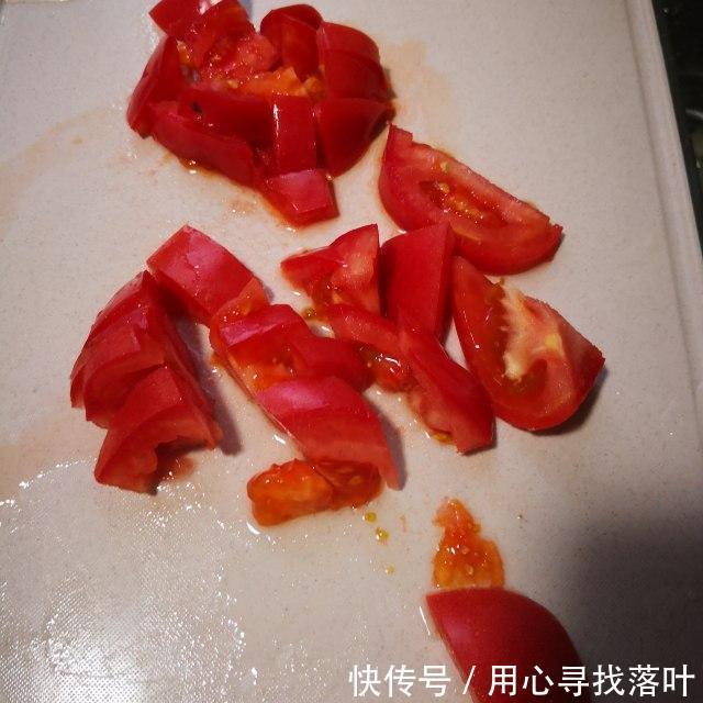 入味|西红柿炖牛腩,软烂入味,十分下饭