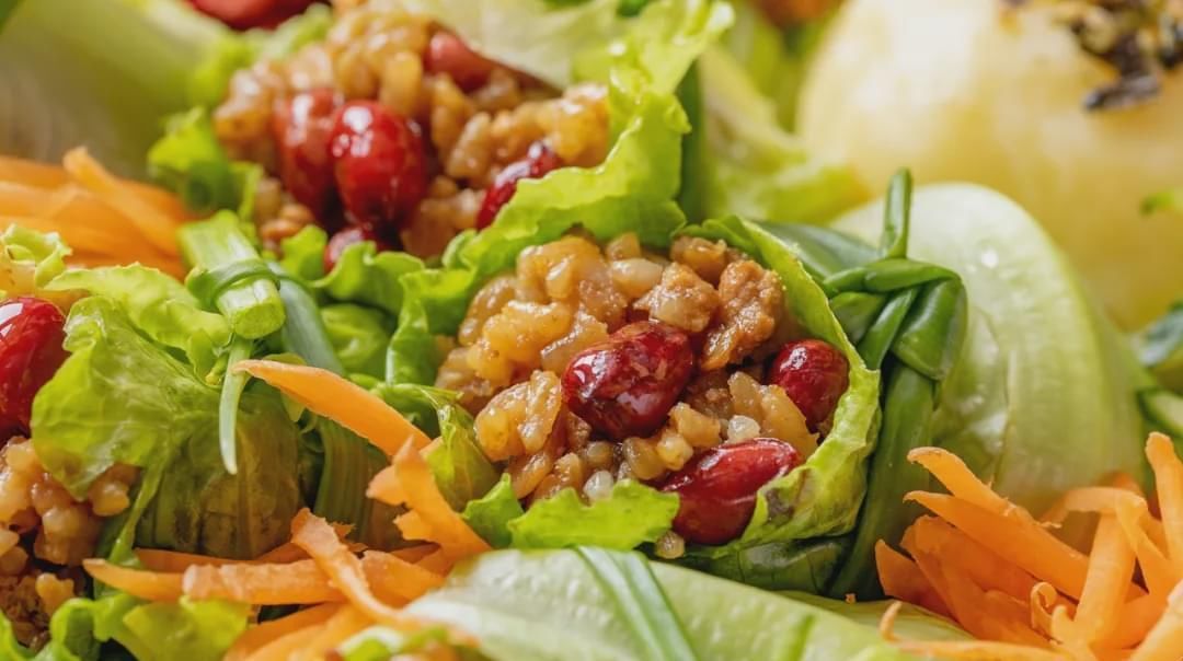  菜包饭|碗都不用洗! 大热天最爱这种懒人菜, 拌一拌就好吃