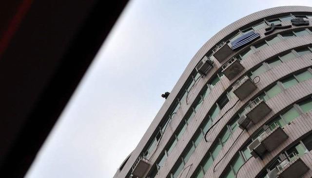 选择|被资助的硕士生，他的轻生殉情都伤害了谁