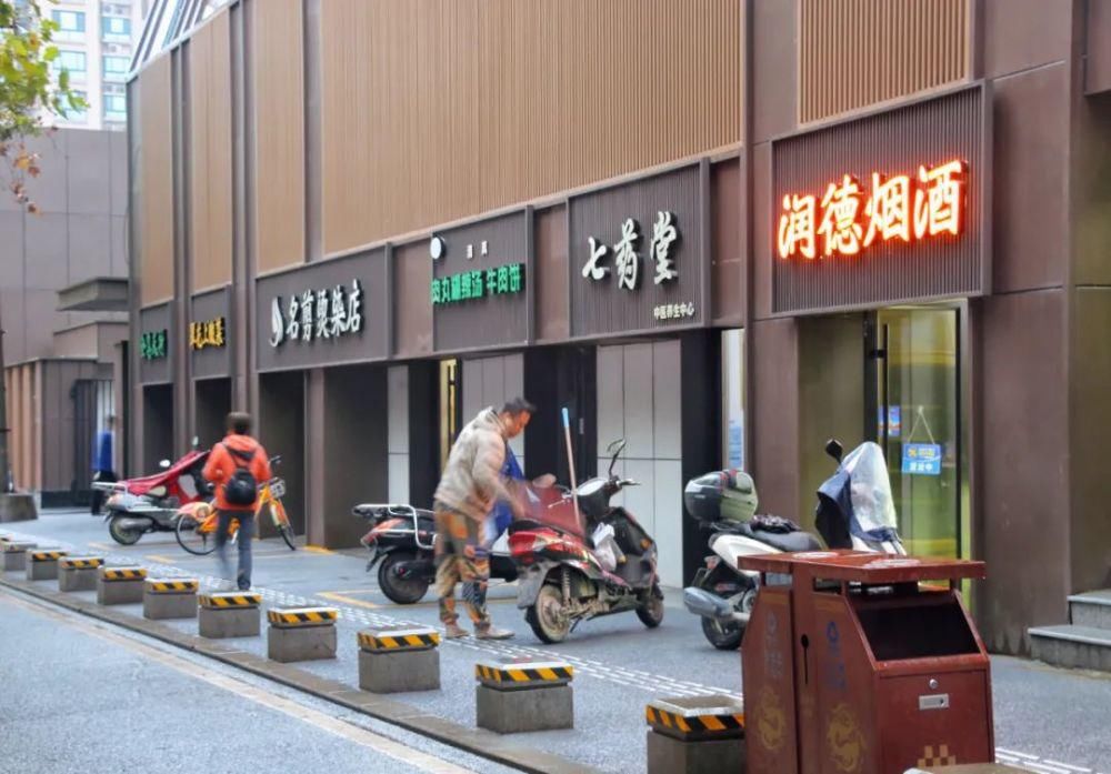 馆子|师大家属院对面的苍蝇馆子，每家5张桌，资深吃货才知道！