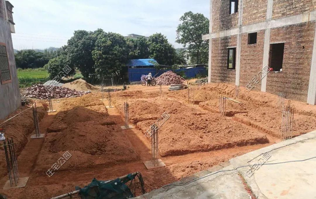 小伙|晒家丨广东这位95后小伙, 花75万为爷爷奶奶建房养老, 孝心太难得