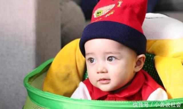  入娱乐圈|他三个月大就古天乐成龙搭戏，被称为最小童星，今长大后成这样