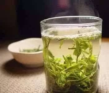  真相|喝绿茶还是红茶？哪种茶对血管健康最好？营养师告诉你真相