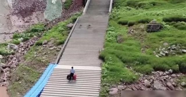  合伙人|《中餐厅4》正式上线，五位合伙人遭遇百级楼梯，小明历险已开始