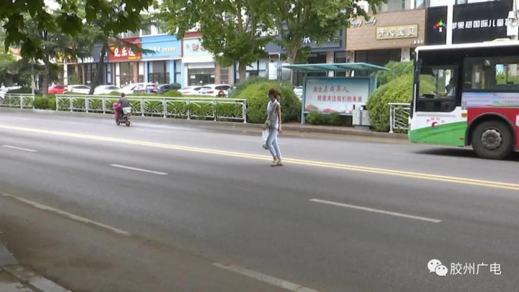 马路|【文明 从你我做起】过马路走斑马线 守住行人“生命线”