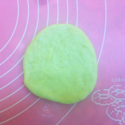 松软|淡奶油椰香肉松软面包