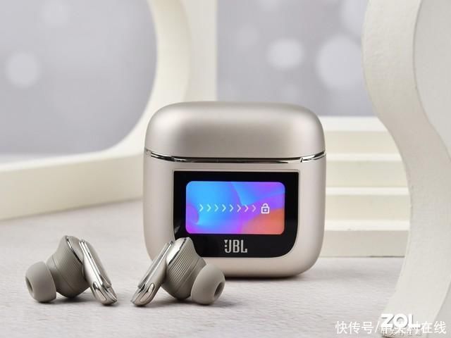 耳机也配上屏幕：JBL TOUR PRO 2音乐商务舱太好玩了！