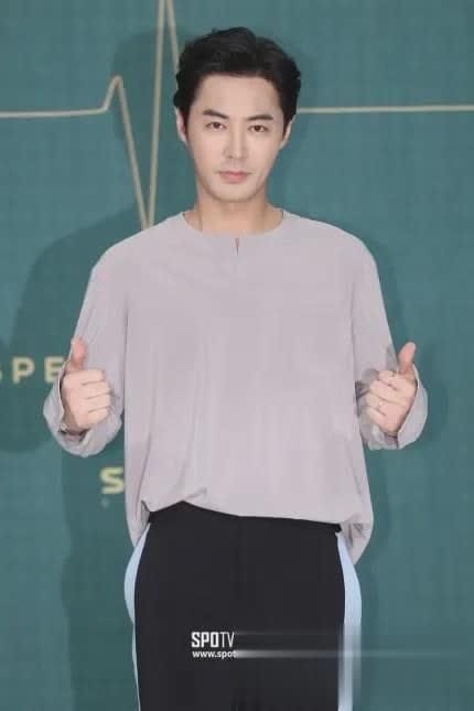 结婚|神话JUNJIN40岁，终于与年下空姐结婚，安定的生活很幸福