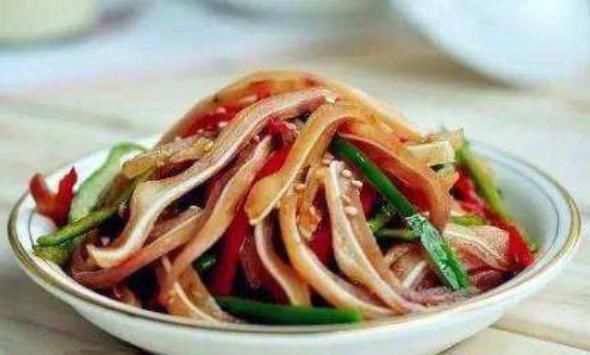  家人|四种常见的隔夜菜最好少碰，为了家人的健康，再贵也要扔掉！