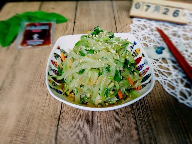  简单|补铁就吃此瓜，含铁量是南瓜的4倍，简单拌一下，清凉爽口