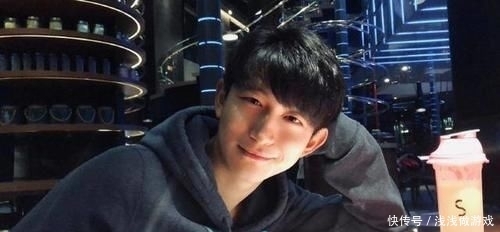 幕后|幕后的张艺兴与退赛的凡宇是热点,他却成了拯救少年之名的稻草