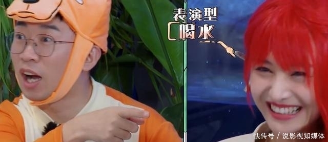 手机|郑爽上节目遭吐槽,玩游戏作弊,喝水作假,即使录节目手机都不离手