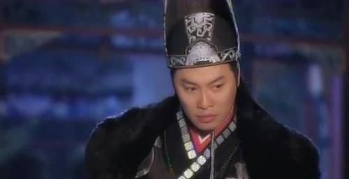  大官|这个人专门乔装成大官行骗，结果，所到之处贪污钱财数不胜数