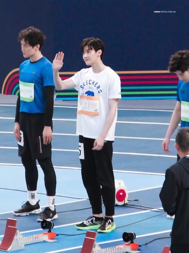  即将|UNINE查无此团，合体舞台动作不齐，即将解散还不上心？