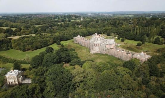  豪宅|世界上最浪费的城市：投资过亿的豪宅被荒废，民众请愿拆除也没用