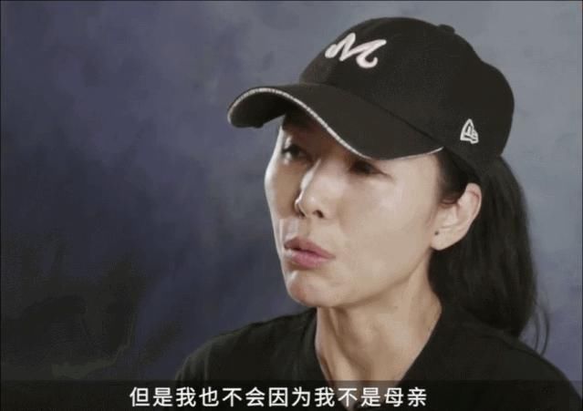 最美|41岁单亲妈妈放弃百万年薪，与鲨鱼共舞，冒死拍出最美水下中国！