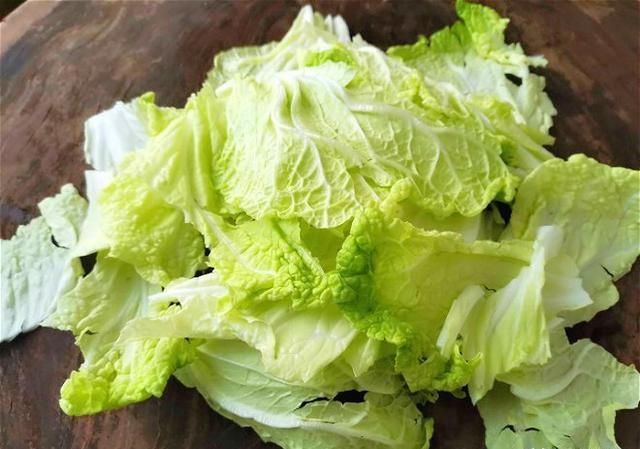  大白菜|炒大白菜时，别直接下锅炒，多加这1步，白菜更香更入味，不出水