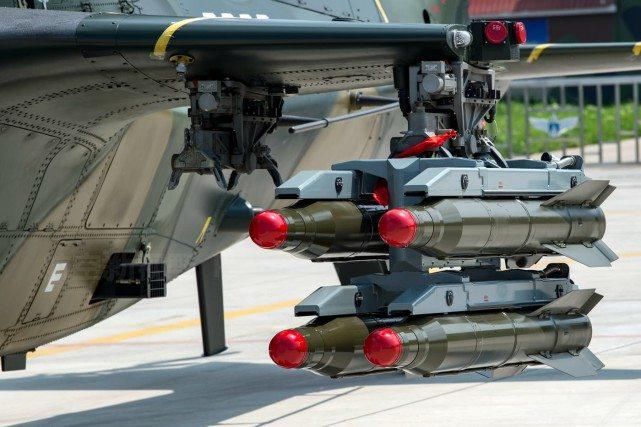  新机|4万吨巨舰要海试了，三款新机传来上舰信号，垂直登陆火力打击