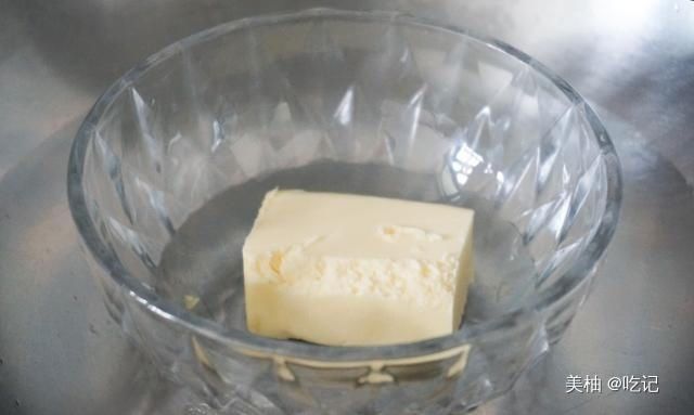 酥脆|嘎嘣脆，咬上一口酥脆掉渣的蒜香吐司条，香味扑鼻，值得一试