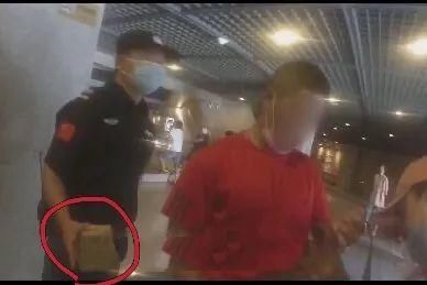  浙江之声|一时兴起，他进雷峰塔拿走半块砖，结果…