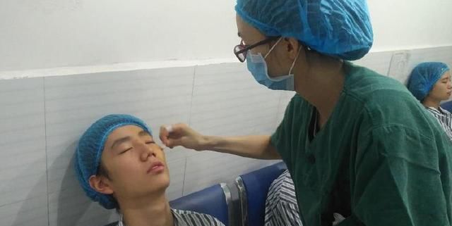  前用|十年前用激光治近视的那些人，有后悔过吗？网友说出了心里话