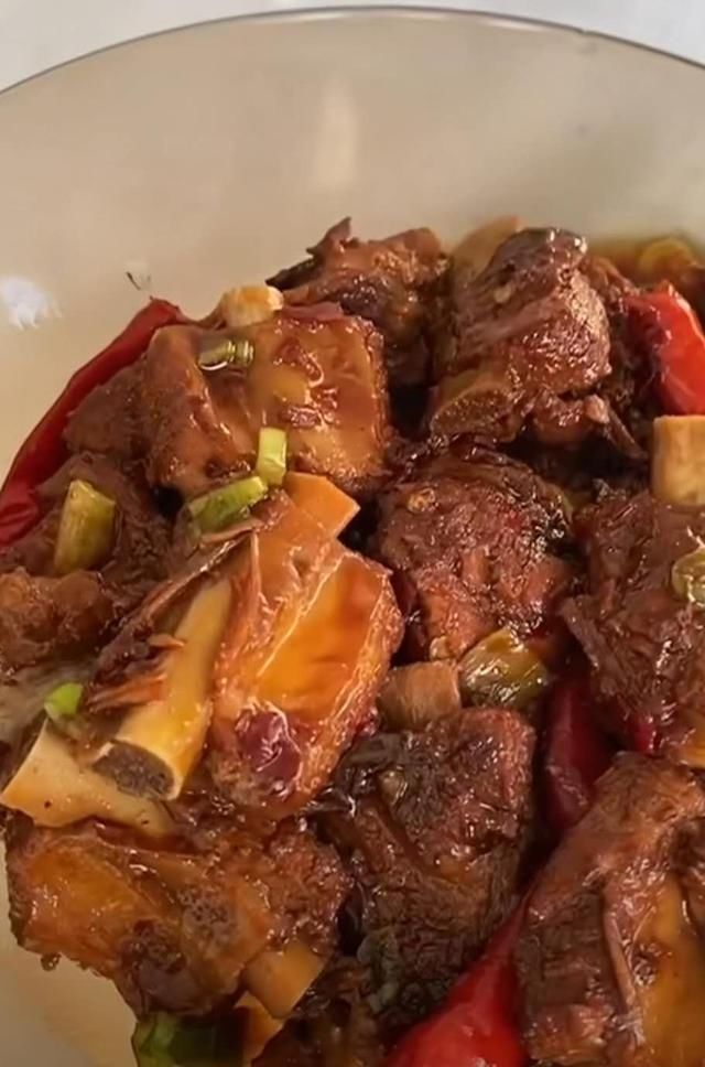 倒入|周末菜谱系~秘制排骨，入秋滋补菜系，回味无穷