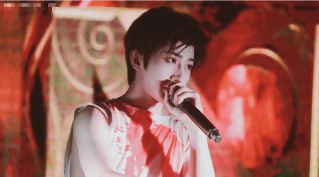  态度|在NPC溶解之后，范丞丞将讨论蔡徐坤，工作态度好