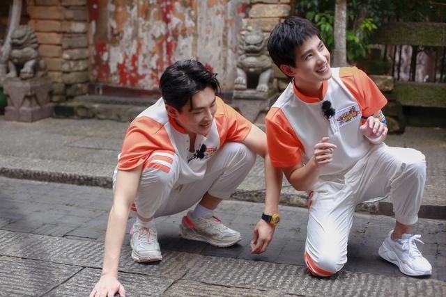  元气|《元气满满的哥哥》首播实时收视破2，哥哥们把周五变得更快乐了