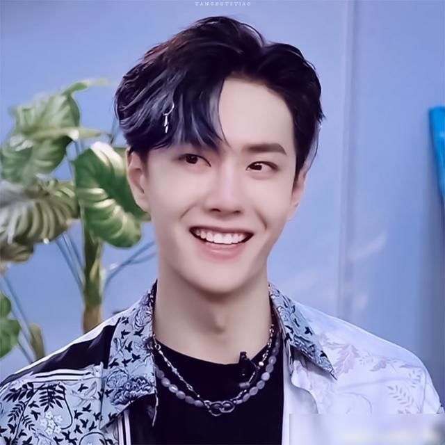  笑容|《天天向上》王一博甜度测试超标，治愈系笑容好甜，王甜甜石锤！