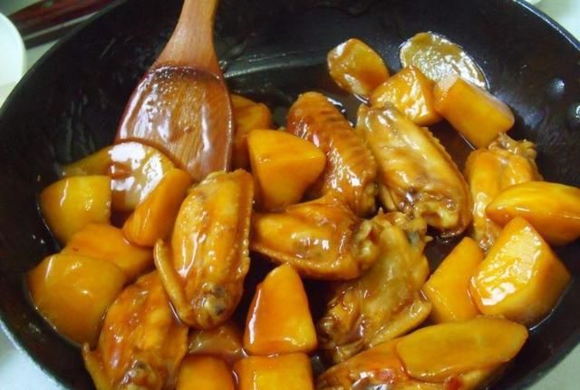  叉烧|周末解馋菜谱：蜜汁叉烧、苹果烧鸡翅、可乐酸梅排骨、炸茄盒