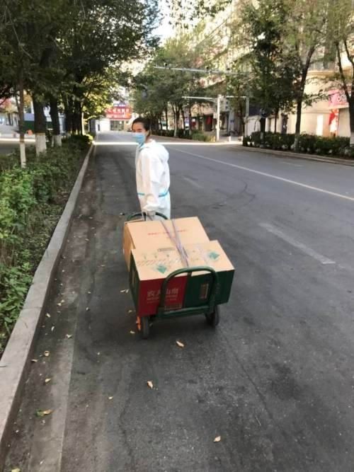 不容|来之不易 不容忘记