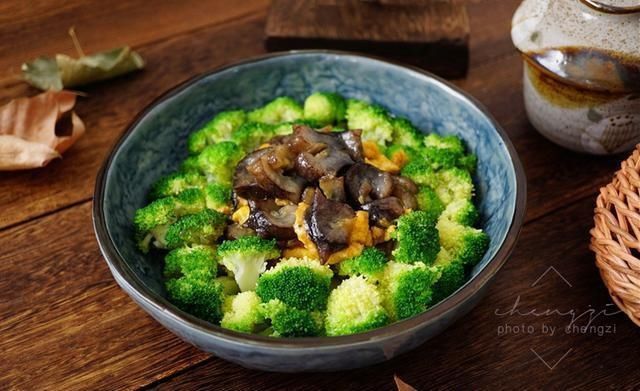 上档次|1道适合中秋的宴客菜,好味道上档次,做法也不难,寓意团团圆圆