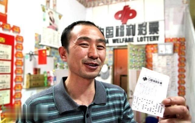 购彩|平和心态购彩，定西老彩民喜中双色球二等奖14.7万元