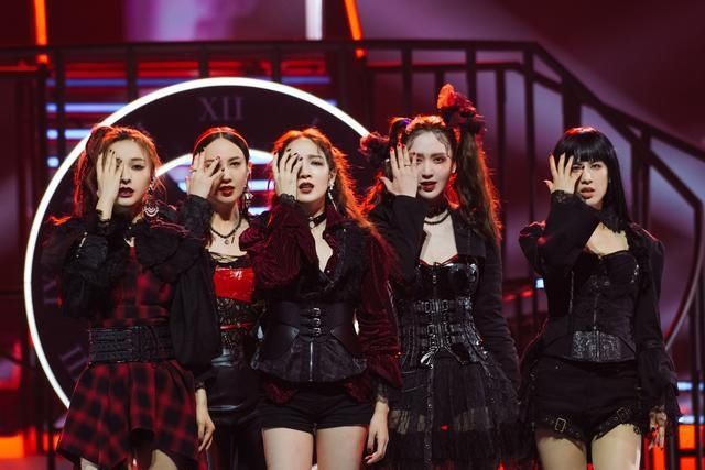  表演|吴昕回归《浪姐》总决赛，从选手到主持，网友： 这次淘汰不了