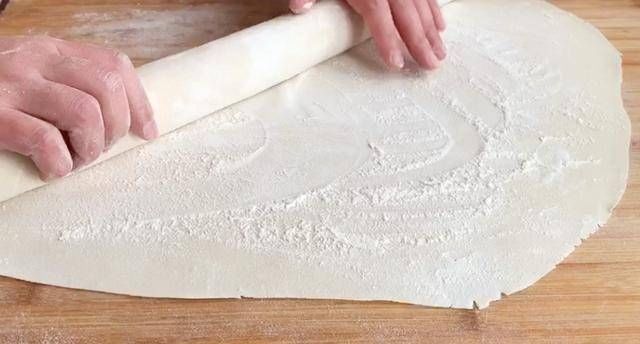 加勺|做手擀面时,和面只加水是不对的,加勺它,面条劲道爽滑不粘连