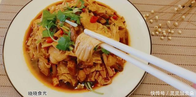 特别|这道家常菜咸鲜味浓,营养丰富,做一大盘都不够吃,特别适合下饭