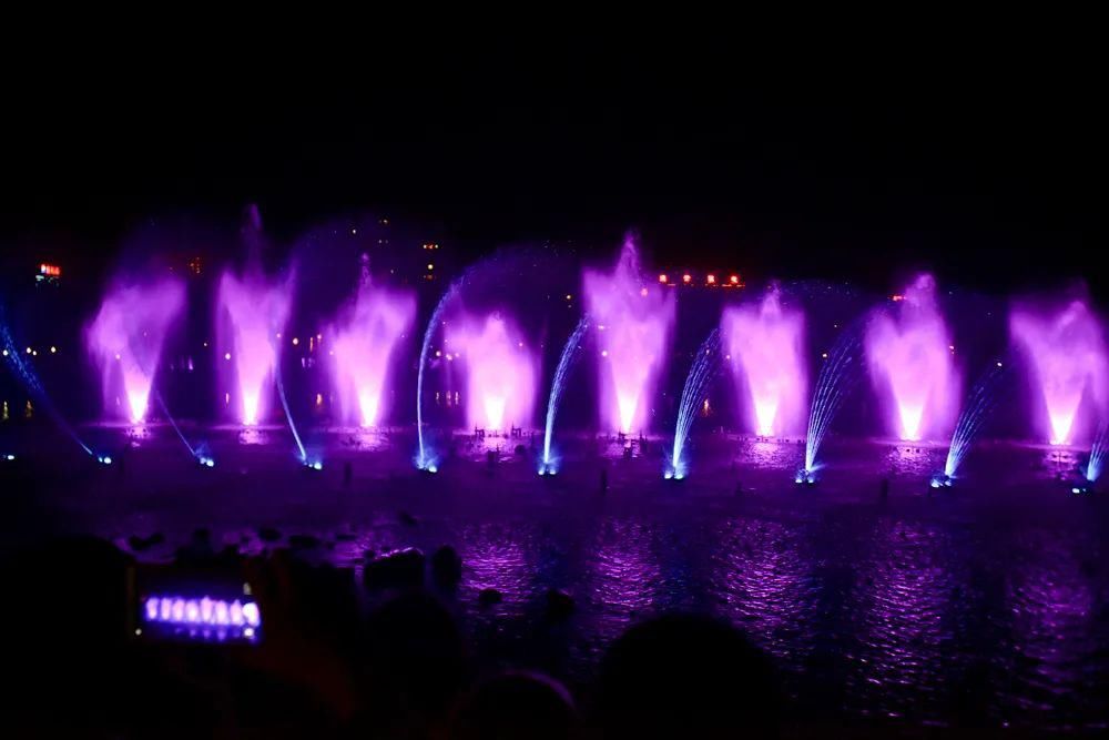  越来越|忻州：今年夏天最美夜景！遗山公园惊艳亮相！忻州越来越好！