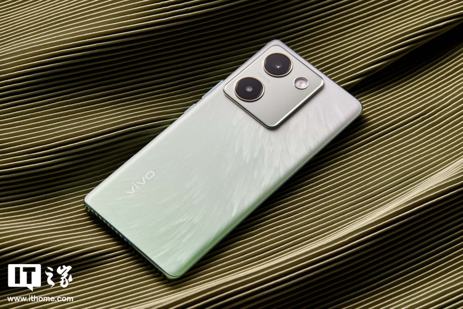 【IT之家评测室】vivo Y100图文评测：轻薄神颜开启 Y 系列新篇章
