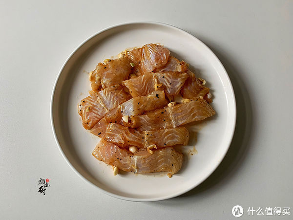  鱼肉|秋天，吃牛羊肉不如吃它，简单一煎，鲜嫩入味，好吃又营养