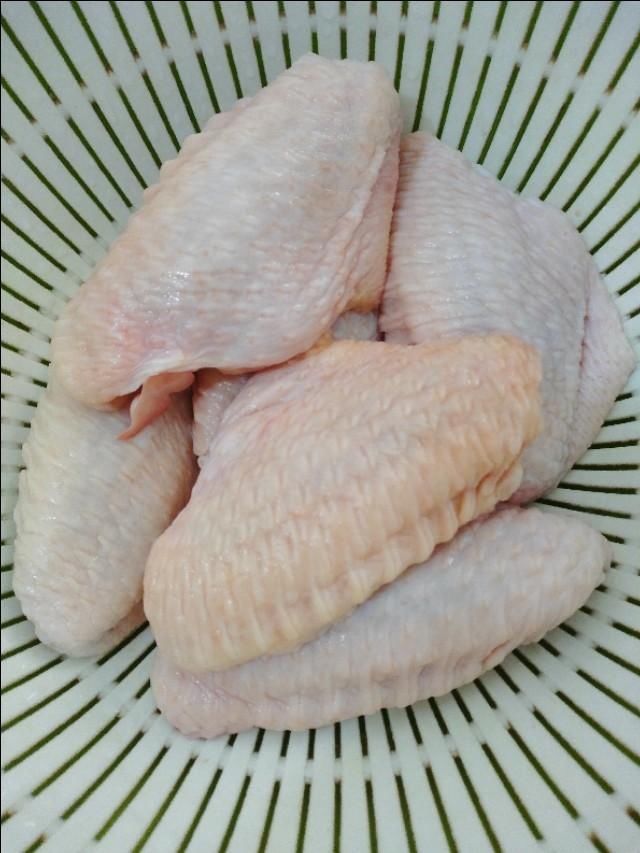  好吃|炸鸡翅这样做金黄酥脆，鲜嫩多汁，十分入味，比外面买的好吃