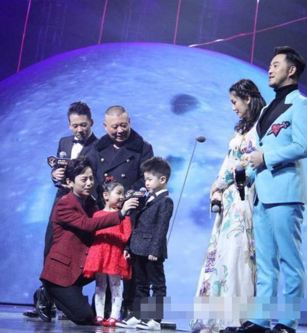  沙溢|被蔡徐坤、郭麒麟叫“沙子爹”，沙溢采访回应：他私下管我叫爹