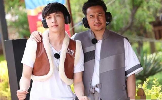  圆场|黄磊厨房谈不知张艺兴歌曲，引网友热议，老狼赶紧答话圆场