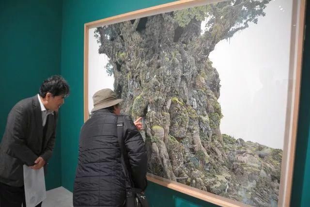 极致|一幅画画了3年,细到要用放大镜,他把钢笔画玩到了极致!